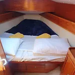 Coriandre 2 - Sur Un Grand Voilier 9 Personnes By Nuits Au Port Ботель *