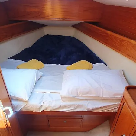 Coriandre 2 - Sur Un Grand Voilier 9 Personnes By Nuits Au Port Botel *