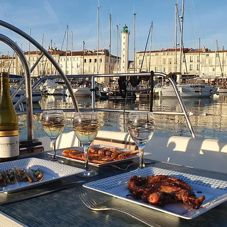 Coriandre 2 - Sur Un Grand Voilier 9 Personnes By Nuits Au Port Ла-Рошель