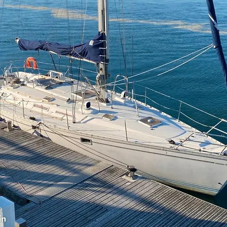 Coriandre 2 - Sur Un Grand Voilier 9 Personnes By Nuits Au Port Ла-Рошель