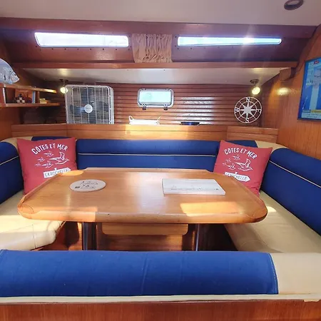 Botel Coriandre 2 - Sur Un Grand Voilier 9 Personnes By Nuits Au Port *